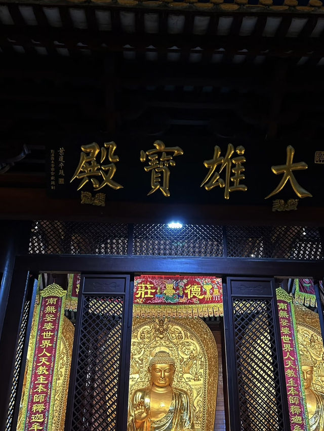 A Hidden Sanctuary in Guangzhou: The Dazzling Grand Buddha Temple