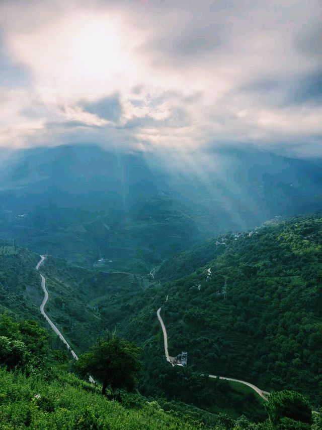 中國雲南著名旅遊小鎮：魯史古鎮，適合打卡拍照📸