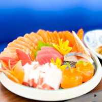 ชาบูดี ซูชิอร่อย กับ โลมาชาบู
