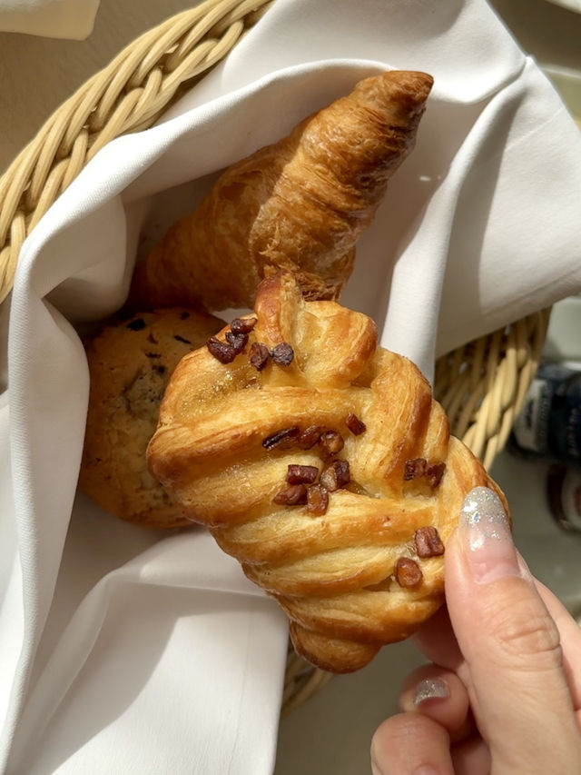 Spring Solo Stay: In-Room Breakfast at Hotel Chinzanso Tokyo