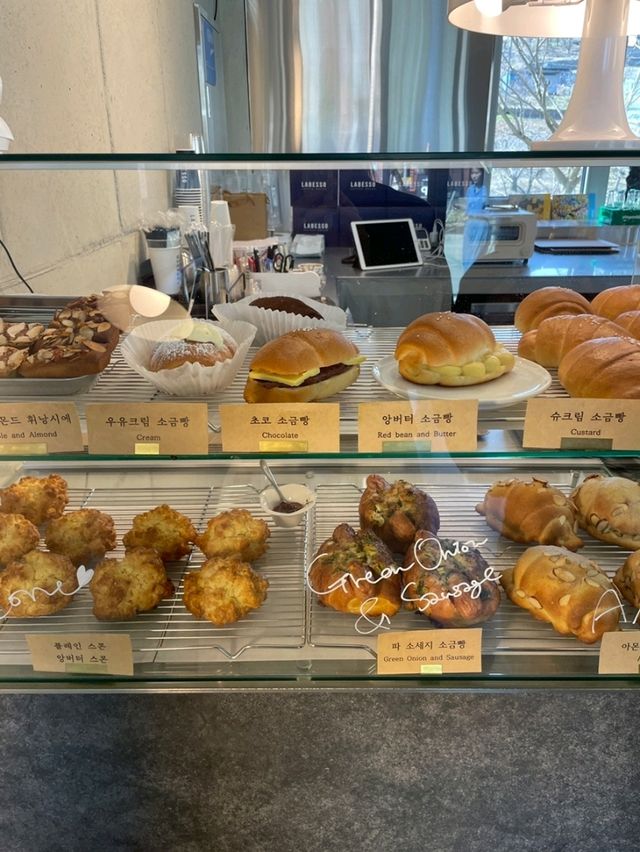 [🇰🇷清道]「ラペソギャラリーイソ」– 大邱近郊のギャラリーカフェで楽しむ美味しいソルギパンとコーヒー