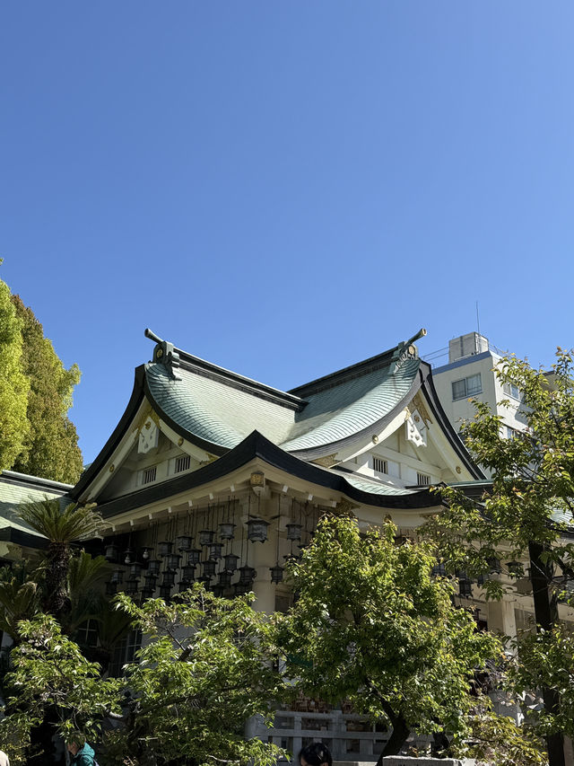 ศาลเจ้านัมบะ ยาซากะ (Namba Yasaka Shrine)