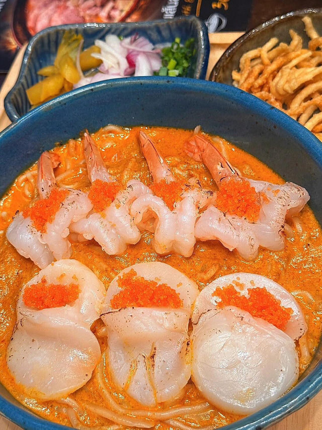 曼谷🇹🇭 這家泰北風味的咖喱面! 超捧！