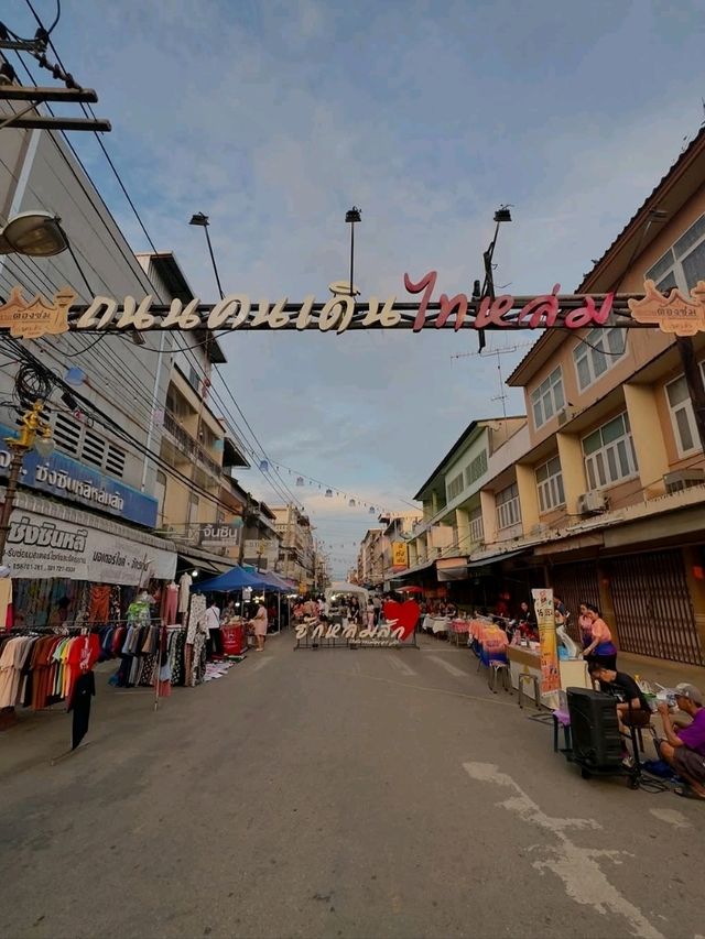 Local Charm: Strolling Through Lomsak Town