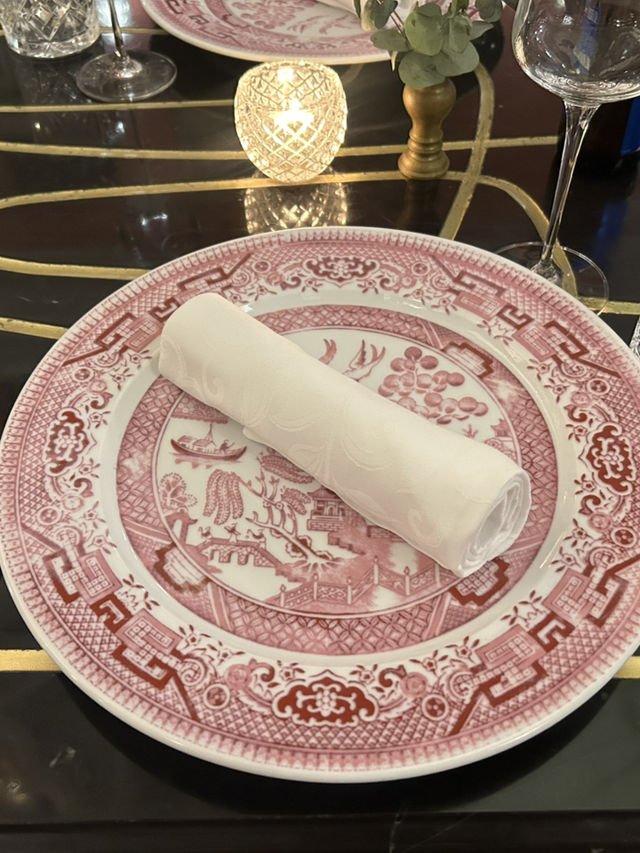 【フーコック】ピンクの宮殿で味わう特別な一夜。「Pink Pearl」