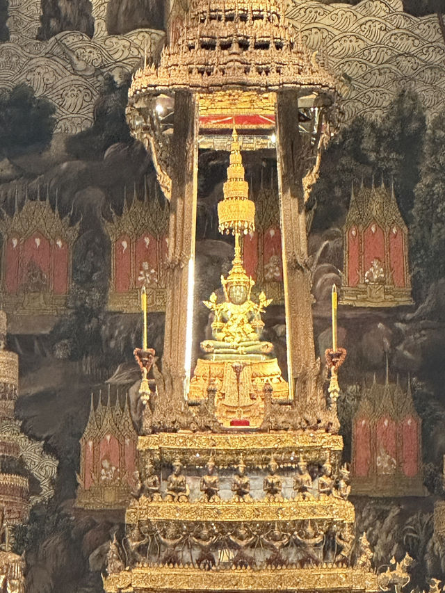 วัดพระศรีรัตนศาสดาราม วัดคู่บ้านคู่เมืองของแผ่นดิน
