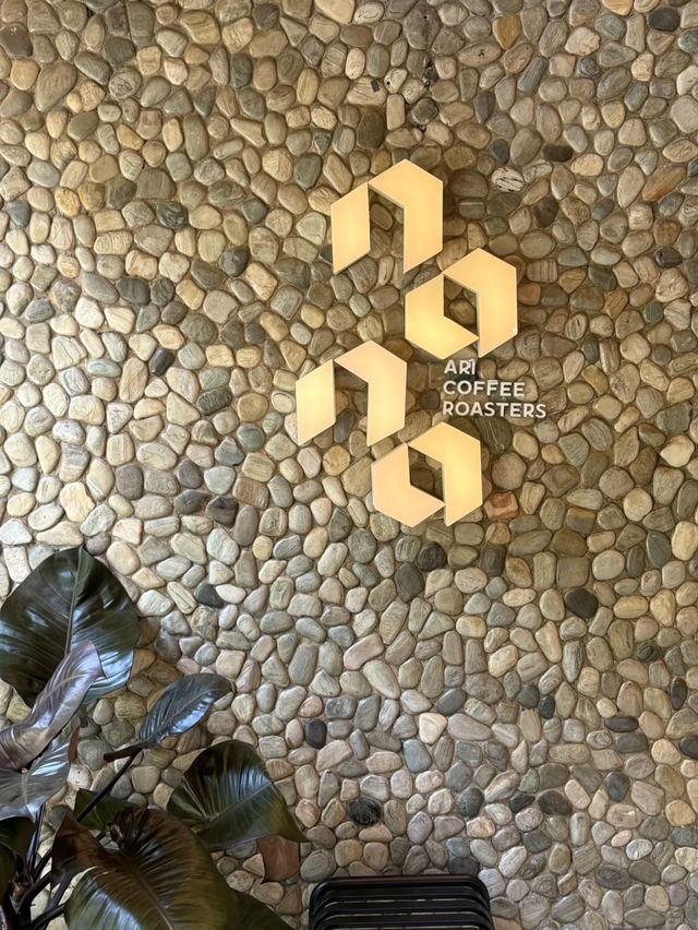 曼谷Ari社區超人氣度假風情咖啡店💕NANA Coffee Roasters 