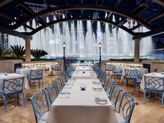 The Bellagio Hotel – Vegas Elegance in Full Bloom