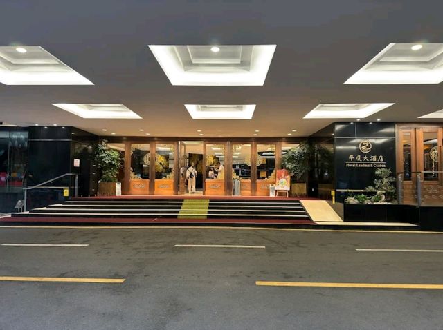 "Landmark Canton Hotel: Riverside Elegance in Guangzhou's Historic Heart"