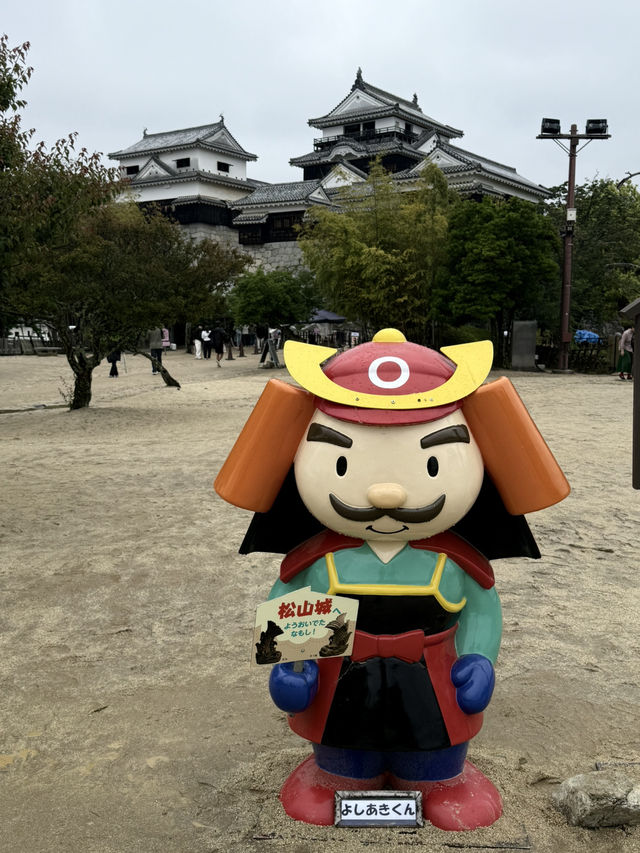 松山｜3個家族4種家徽 多次火災重建的機關巧妙的松山城 