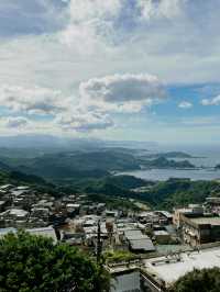 九份老街與附近海景：山城與海的悠閒漫步  