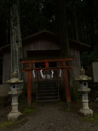 A lake where the dragon god lives and a shrine where your once-in-a-lifetime wish will come true