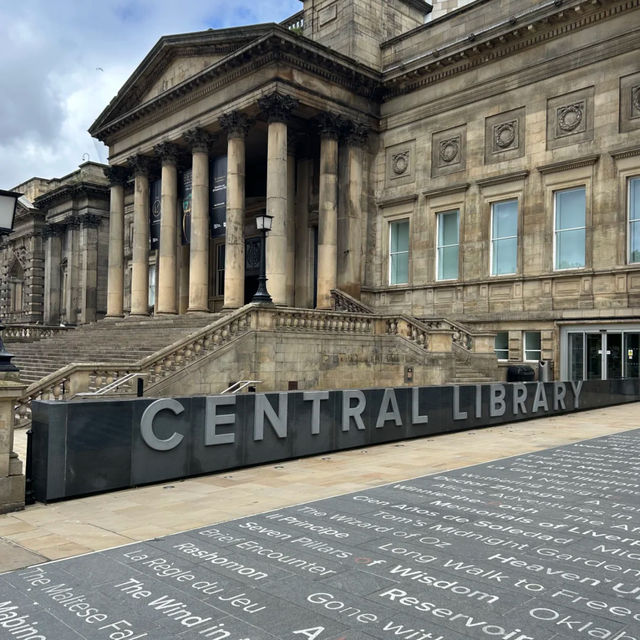 Absolutely Love Liverpool! My Favorite UK City Has Arrived! 🤩🏴󠁧󠁢󠁥󠁮󠁧󠁿