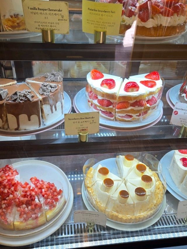 나만 알고싶은 1등 감성카페 , 케이크 맛집 ' 앨리스 케이커리 일산 ' 🎂