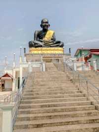 ชมความงามของพระปรางค์สามยอดที่หาดใหญ่ จังหวัดสงขลา