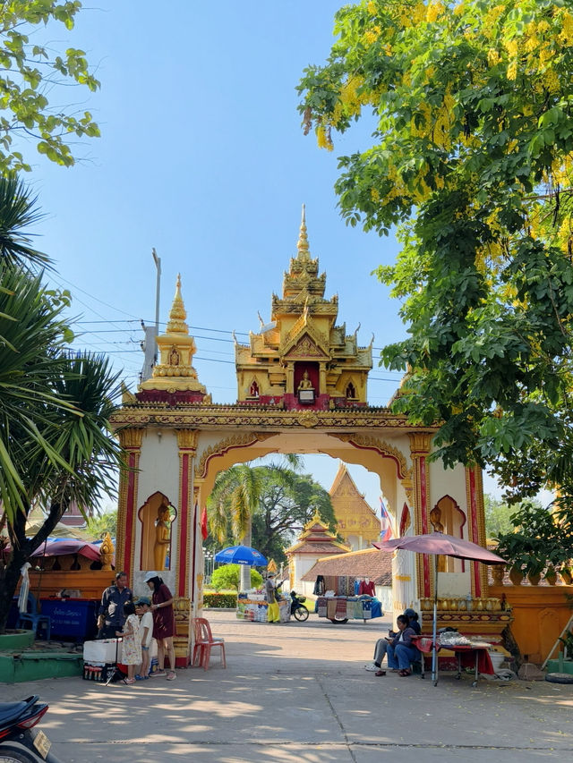 วัดธาตุหลวงใต้ วัดสวยใกล้ๆ พระธาตุหลวงเวียงจันทน์