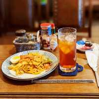 TEA ROOM CAMEL