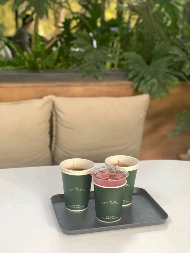 ソウル/北漢山の麓カフェ★山ビューが素敵！！