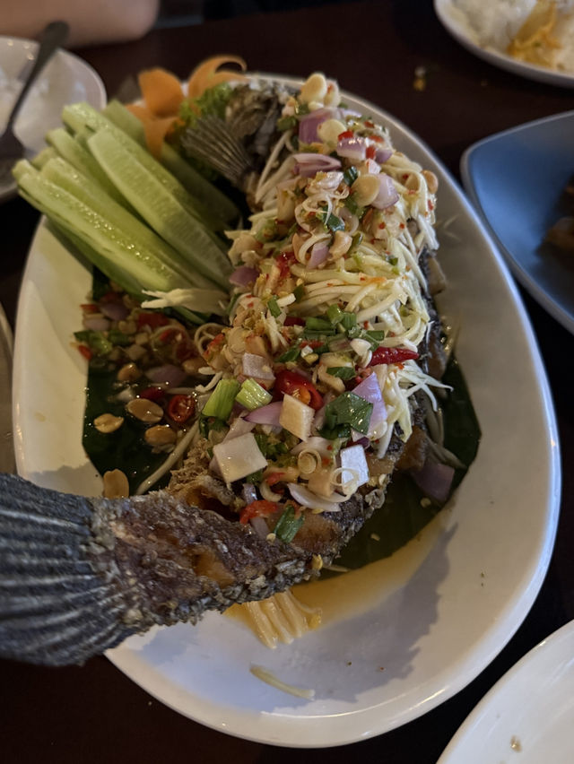 Chef House รามอินทรา : มื้อพิเศษกลางน้ำกับครอบครัว