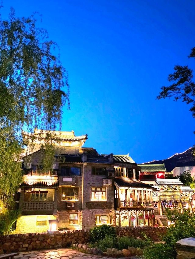 Shopping on the Dreamlights of Gubei Water Town