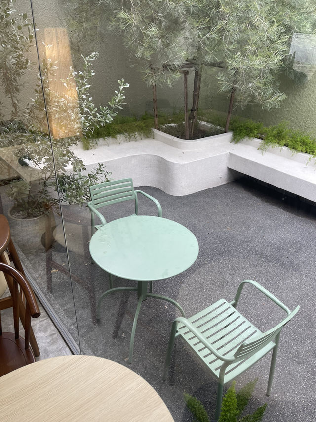 SIPSTERS Coffee Bar Space ☕️ คาเฟ่ลาดพร้าว
