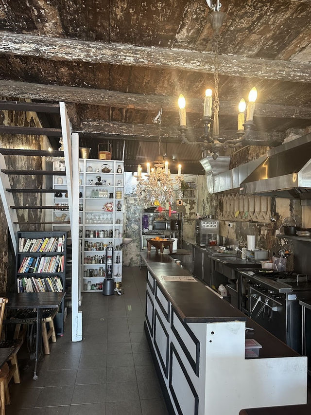 Limau Limau Cafe Melaka, Vintage Vibes and Wholesome Bites