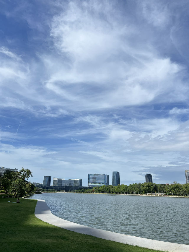สวนเบญจกิติ - สวนสาธารณะระดับเมืองของกรุงเทพ