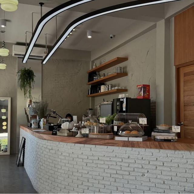 Hi Babe Café
