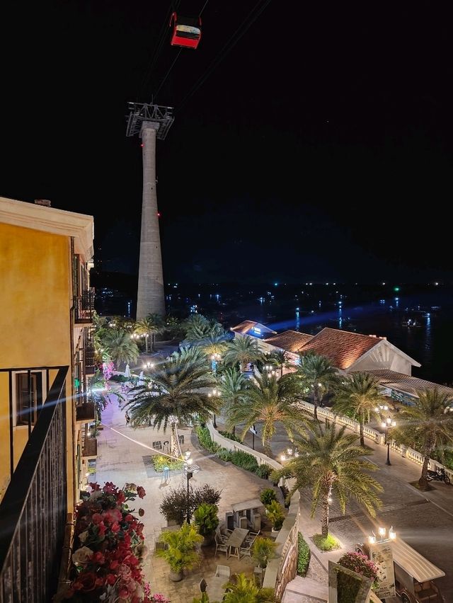 Roma Hotel Phuquoc โรงแรมที่เห็นพลุ