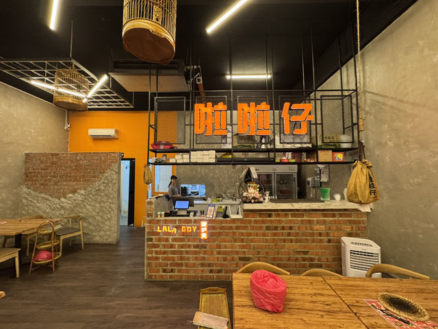 🫕 A Pleasant Surprise – LALA BOY Hotpot @ Eco Botanic