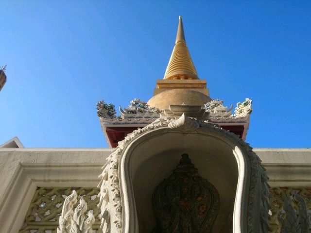 วัดบวรนิเวศ..วัดที่มีพระประธาน 2 องค์