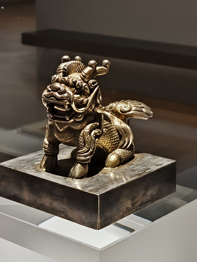 Step Into 6,000 Years of Chinese Art – Explore Shanghai Museum East
