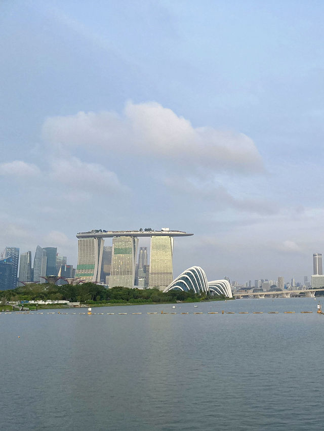 เดินเล่นรอบๆอ่าว marina bay กันเถอะ