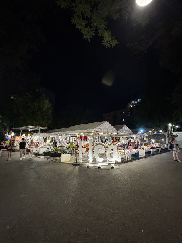 เดินชิลล์ ชิมของอร่อย ช้อปงานคราฟต์ ที่ Cicada 
