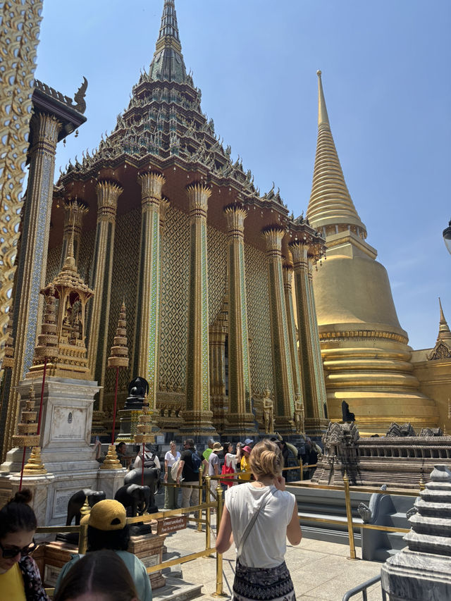 The Radiance of Wat Arun: Bangkok’s Temple of Light