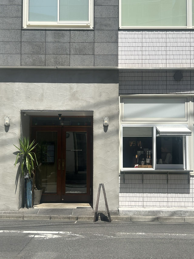 【東京・代々木公園】almond hostel & cafeのグリルドサンドイッチ