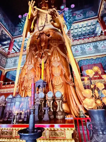 🛕**北京最震撼的佛教藝術殿堂！藏著一尊26米高的單體彌勒佛像！你絕對不能錯過的雍和宮之旅！**🌟