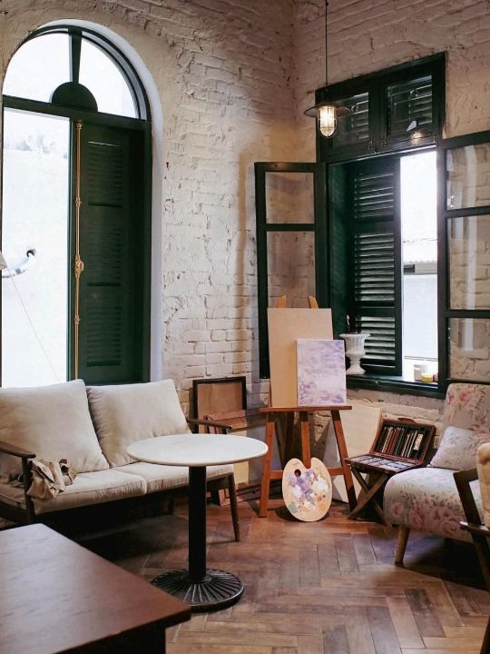P Momments is a charming café