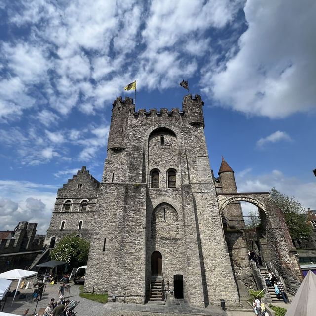 📍比利時・根特｜住進優雅歷史宅邸，漫步中世紀城堡 🕊️🏰