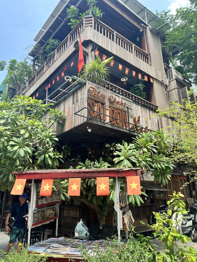Tiem Caphe Saigon: A Retro Flashback