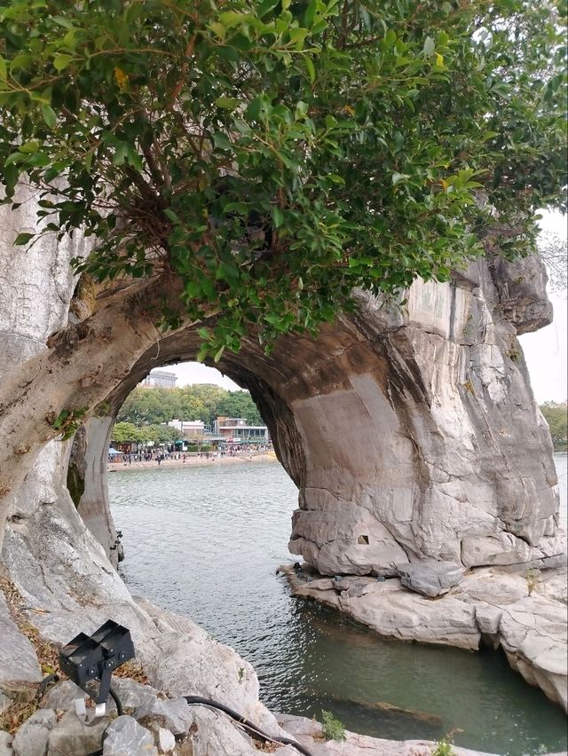 “Guilin: China’s Enchanted Landscape Paradise”