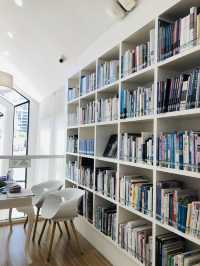 成間教堂💒的圖書館📚