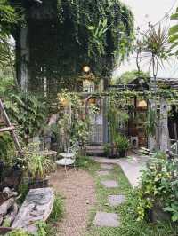 มาเธอร์ ร้านไอติมในบ้านไม้ ที่บางพระ ศรีราชา