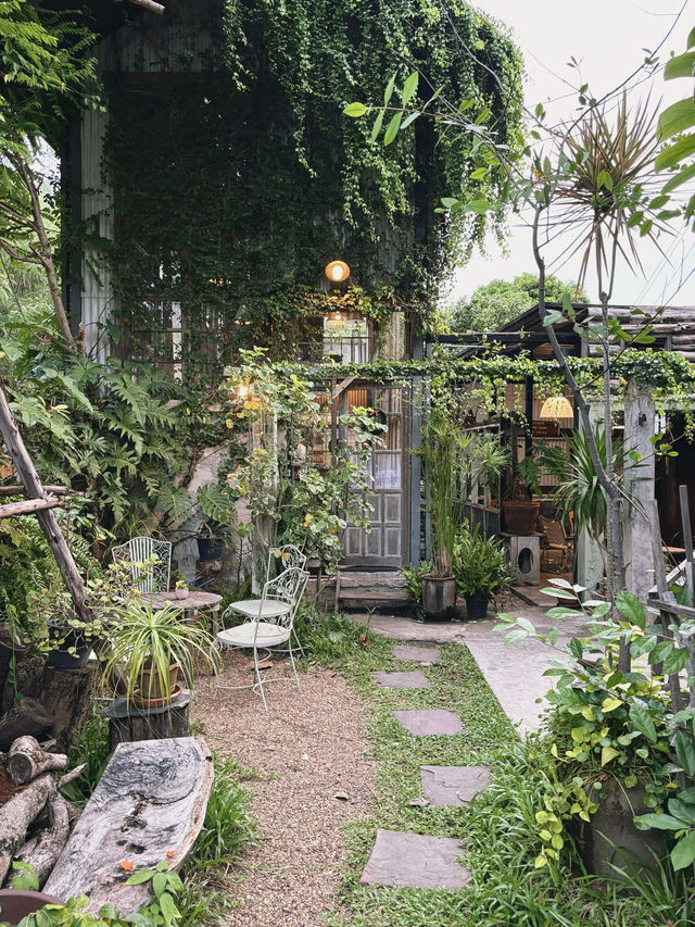มาเธอร์ ร้านไอติมในบ้านไม้ ที่บางพระ ศรีราชา