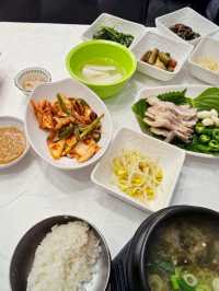 보쌈정식 혼밥 가능한 통영 맛집