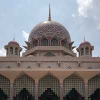 เยี่ยมชมโบสถ์ Masjid Putra 💒