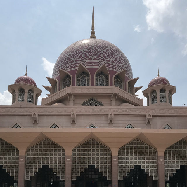 เยี่ยมชมโบสถ์ Masjid Putra 💒 เยี่ยมชมโบสถ์ Masjid Putra 💒