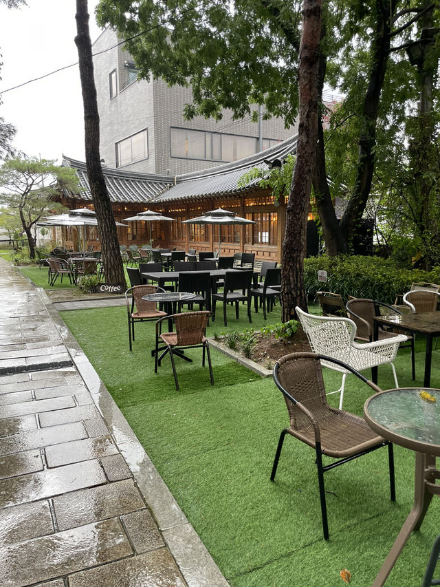 한옥의 멋과 비 오는 날의 낭만을 동시에 느끼고 싶다면 ❓☔️