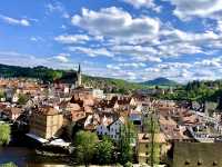 Kašna a Morový Sloup – The Soul of the Historic Old Town (Historické Staré Město)