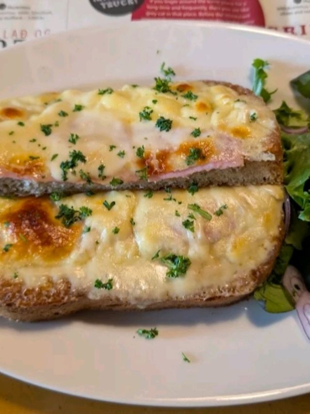 A GOOD LITTLE CAFÉ FOR GOOD AMERICAN BREAKFAST IN ICELAND. A GOOD LITTLE CAFÉ FOR GOOD AMERICAN BREAKFAST IN ICELAND.